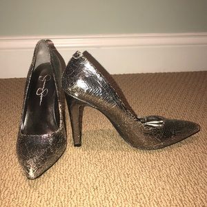 Jessica Simpson pumps!